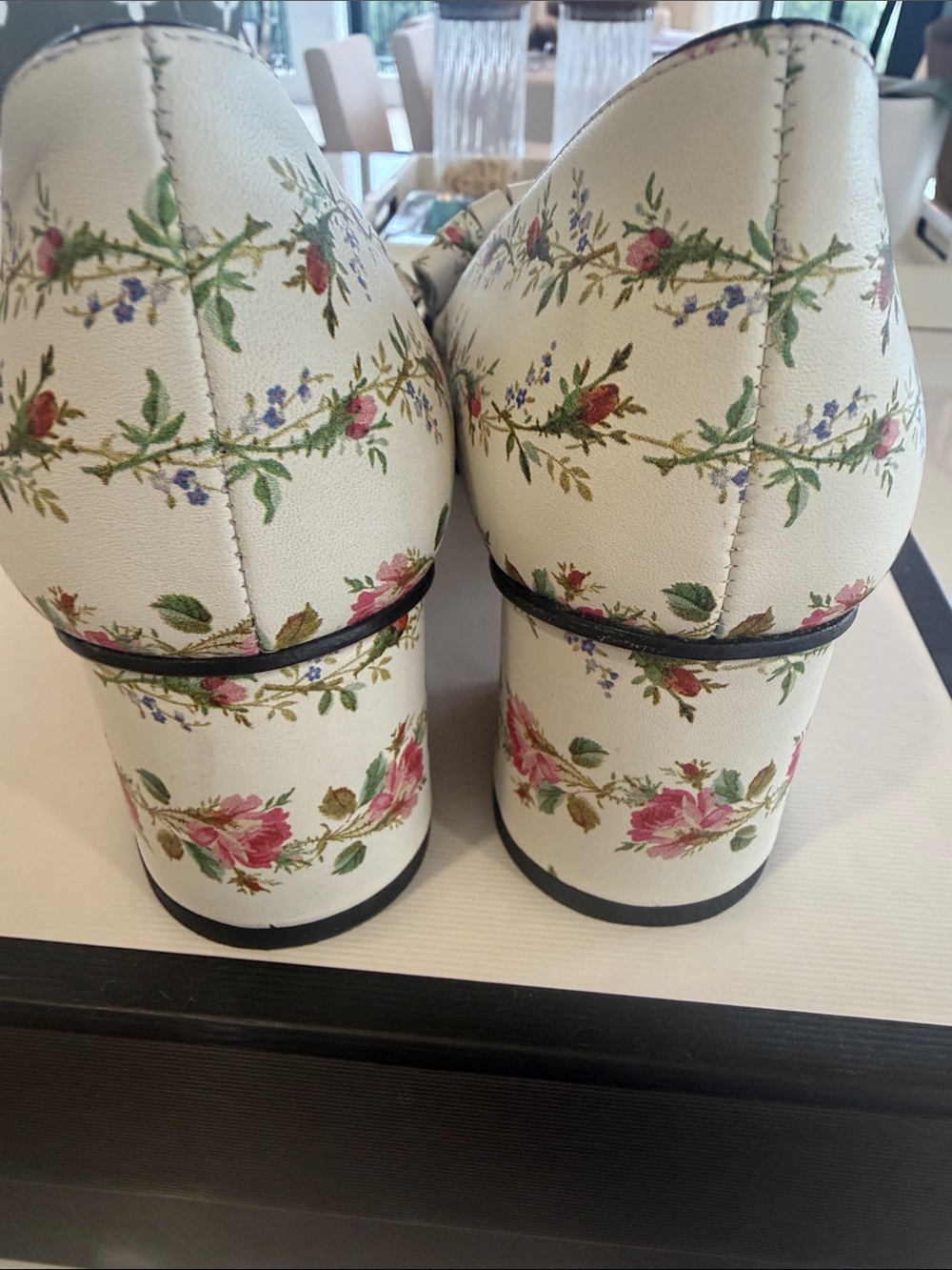 GUCCI Marmount White Floral Leather Loafers with Pink Roses and Gold GG - Picture 5 of 11